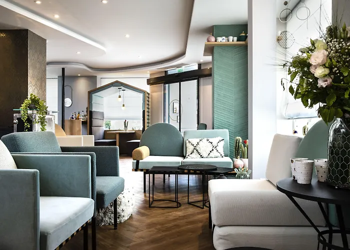 Hotel Eiffel Saint Charles